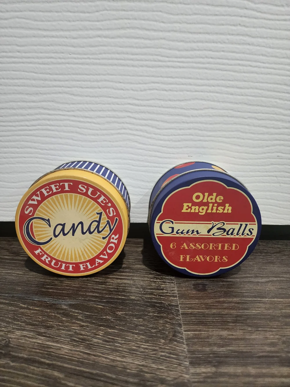Vintage-Inspired Assorted Candy & Snacks Tin Set - Yellow, Red, Blue